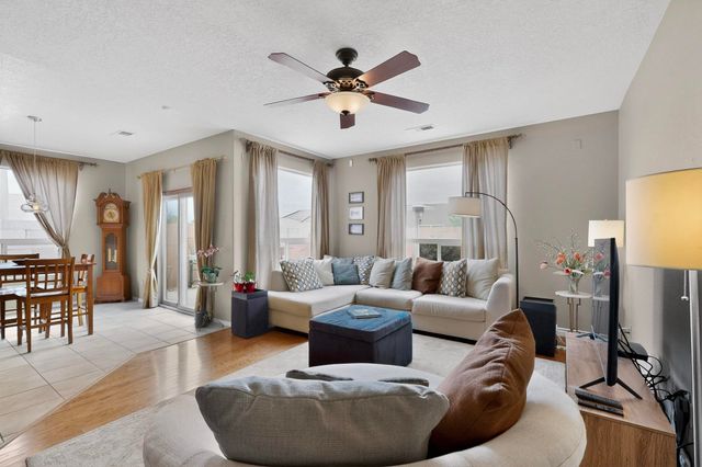 7712 Calle Carisma NE, Albuquerque, NM 87113