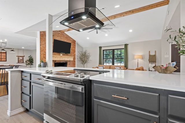 1190 Greenwood Lane, Waco, TX 76705