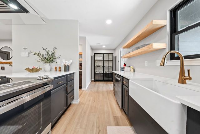 1190 Greenwood Lane, Waco, TX 76705