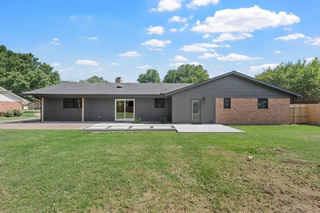 1190 Greenwood Lane, Waco, TX 76705