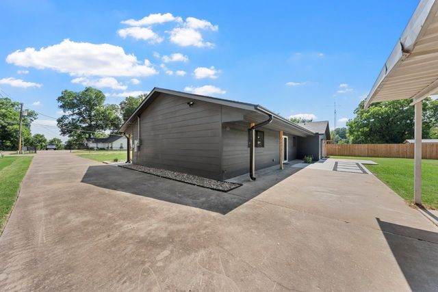 1190 Greenwood Lane, Waco, TX 76705