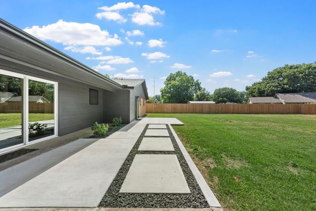 1190 Greenwood Lane, Waco, TX 76705