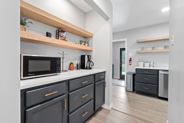 1190 Greenwood Lane, Waco, TX 76705