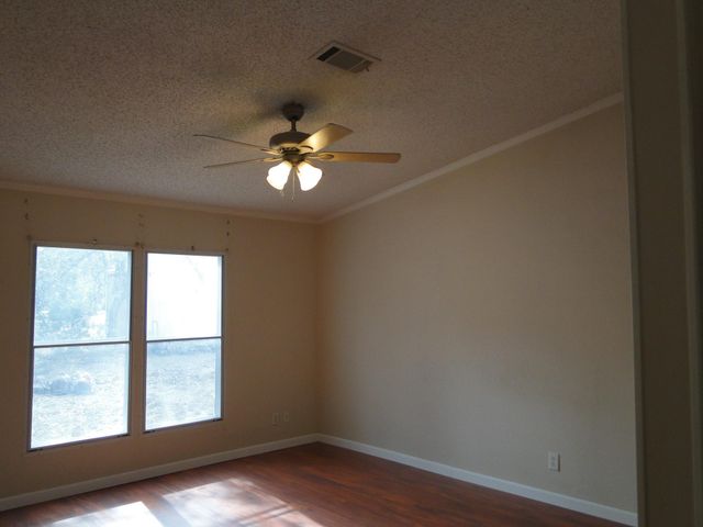 107 W Dawn DR, Johnson City, TX 78636