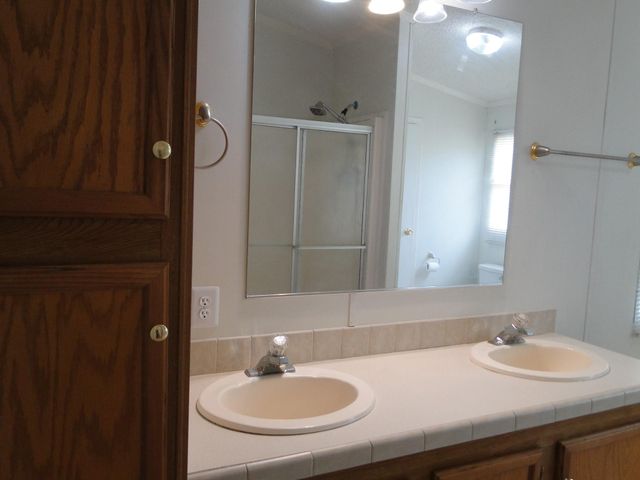 107 W Dawn DR, Johnson City, TX 78636