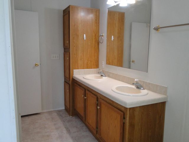 107 W Dawn DR, Johnson City, TX 78636