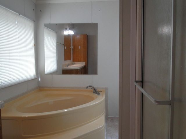 107 W Dawn DR, Johnson City, TX 78636