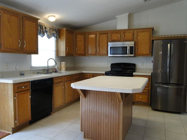 107 W Dawn DR, Johnson City, TX 78636