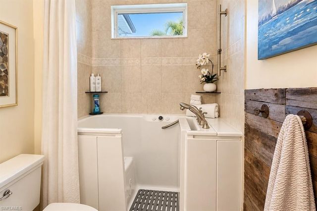 2047 SE 28th TER, Cape Coral, FL 33904
