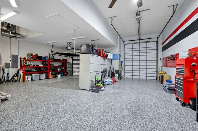2047 SE 28th TER, Cape Coral, FL 33904