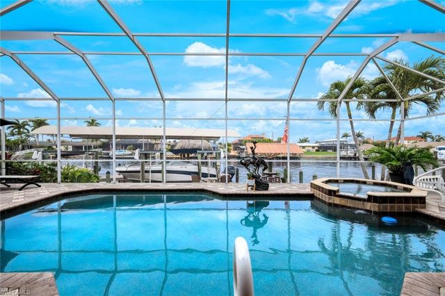2047 SE 28th TER, Cape Coral, FL 33904
