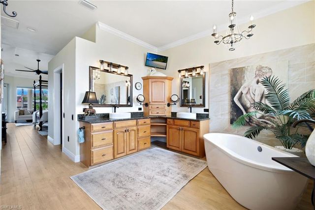 2047 SE 28th TER, Cape Coral, FL 33904