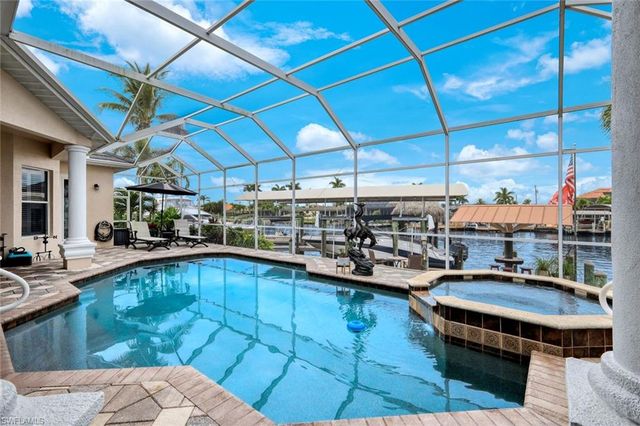 2047 SE 28th TER, Cape Coral, FL 33904