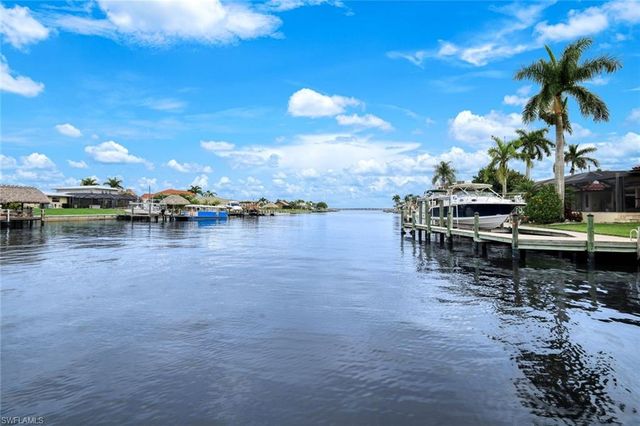 2047 SE 28th TER, Cape Coral, FL 33904