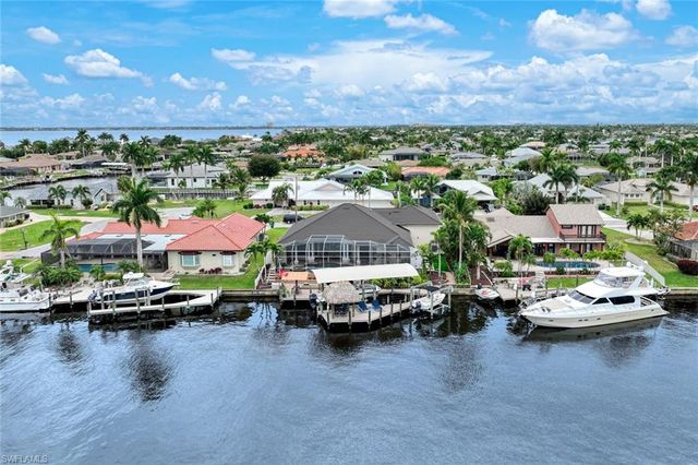 2047 SE 28th TER, Cape Coral, FL 33904