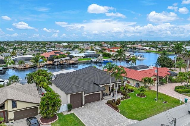 2047 SE 28th TER, Cape Coral, FL 33904