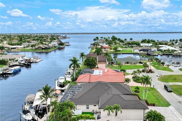2047 SE 28th TER, Cape Coral, FL 33904