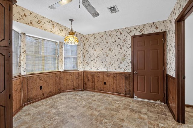 212 Calva Rd, Sherwood, AR 72120