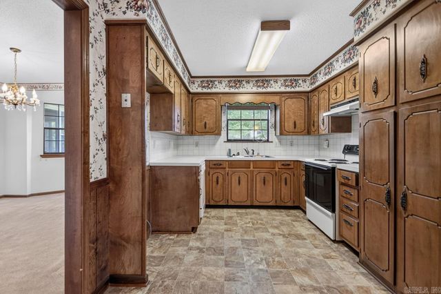 212 Calva Rd, Sherwood, AR 72120