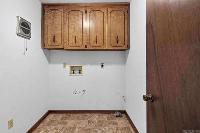 212 Calva Rd, Sherwood, AR 72120