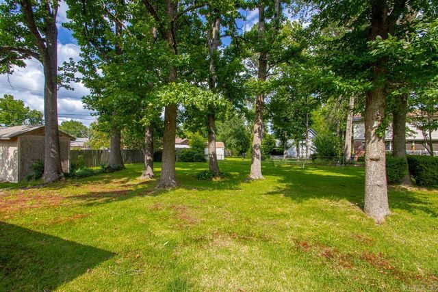 212 Calva Rd, Sherwood, AR 72120