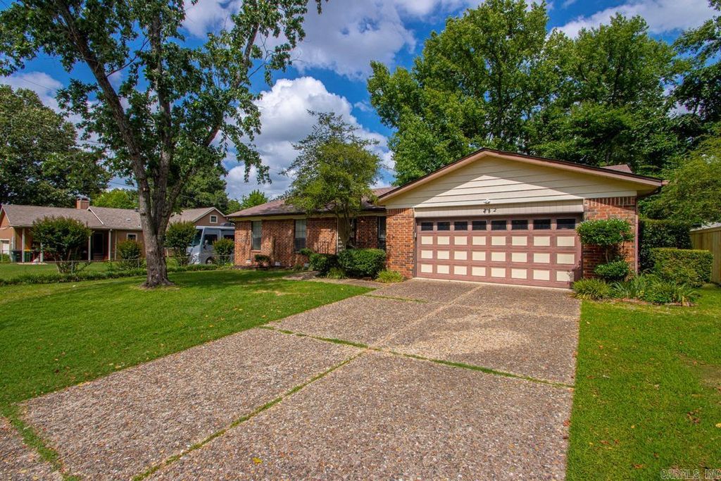 212 Calva Rd, Sherwood, AR 72120