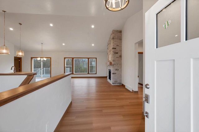 2578 N STELLITA CIRCLE, De Pere, WI 54115