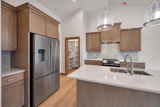 2578 N STELLITA CIRCLE, De Pere, WI 54115