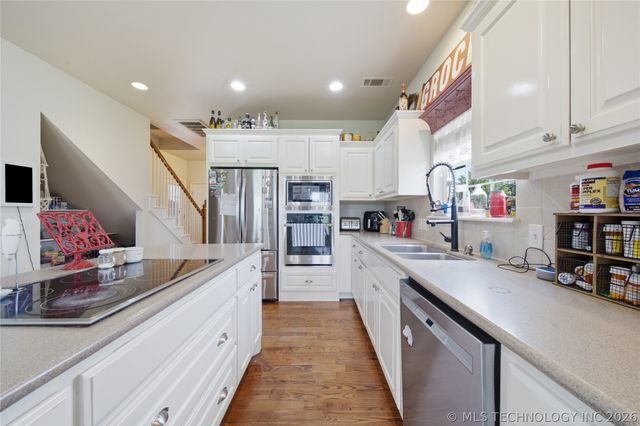 1582 E 166th Street N, Skiatook, OK 74070