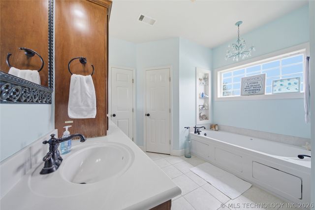1582 E 166th Street N, Skiatook, OK 74070