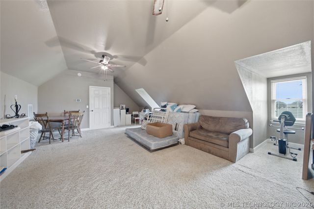 1582 E 166th Street N, Skiatook, OK 74070