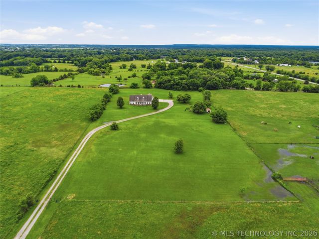 1582 E 166th Street N, Skiatook, OK 74070