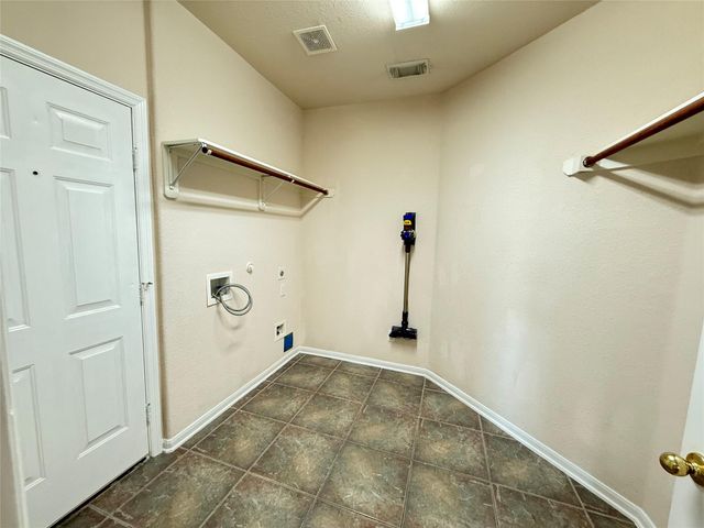 3118 Creek Bank Lane, Pearland, TX 77581