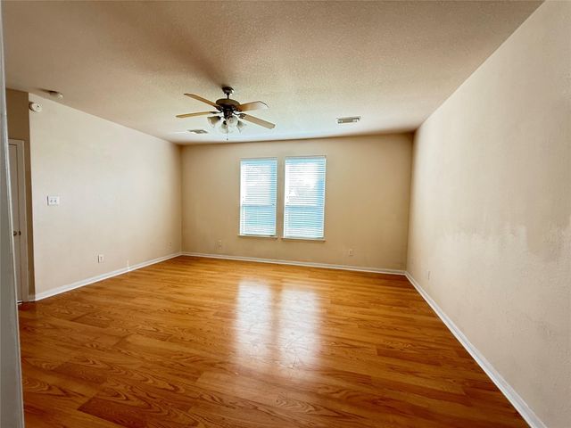 3118 Creek Bank Lane, Pearland, TX 77581