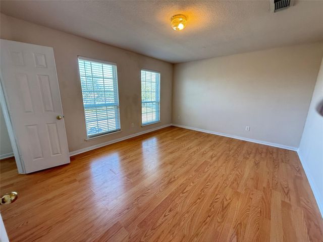 3118 Creek Bank Lane, Pearland, TX 77581