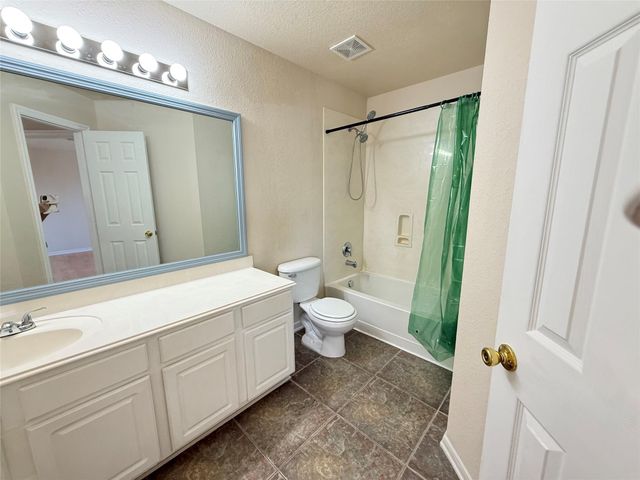 3118 Creek Bank Lane, Pearland, TX 77581