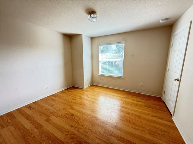 3118 Creek Bank Lane, Pearland, TX 77581