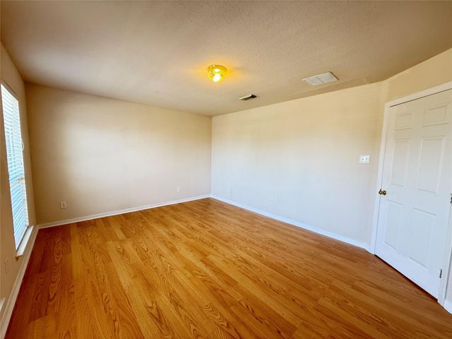 3118 Creek Bank Lane, Pearland, TX 77581