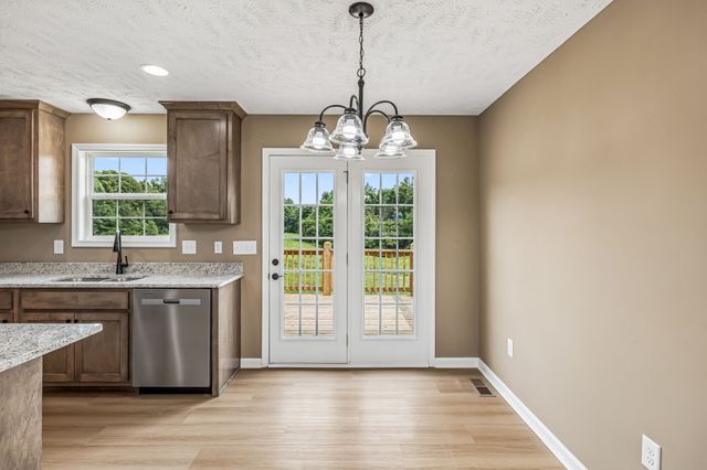 32 Iris Way, Lafayette, TN 37083