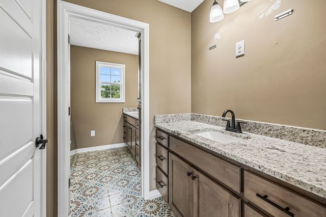 32 Iris Way, Lafayette, TN 37083