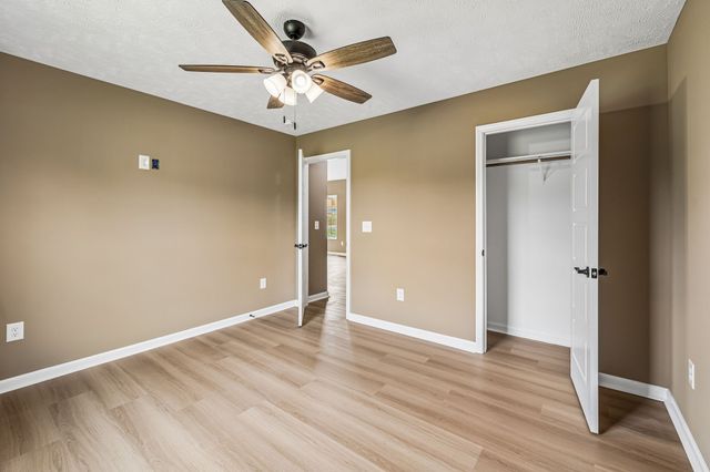 32 Iris Way, Lafayette, TN 37083