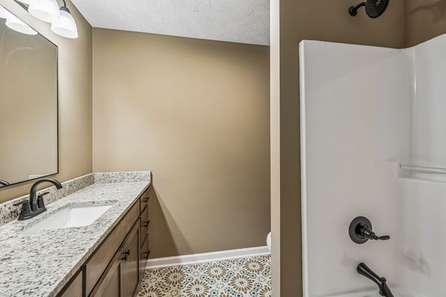 32 Iris Way, Lafayette, TN 37083
