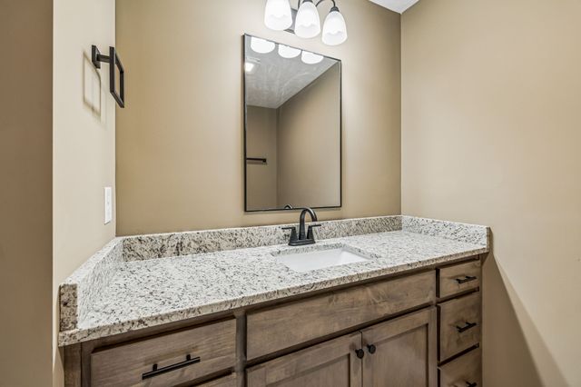 32 Iris Way, Lafayette, TN 37083