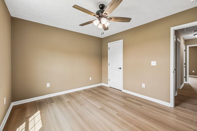 32 Iris Way, Lafayette, TN 37083