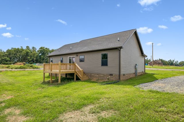 32 Iris Way, Lafayette, TN 37083