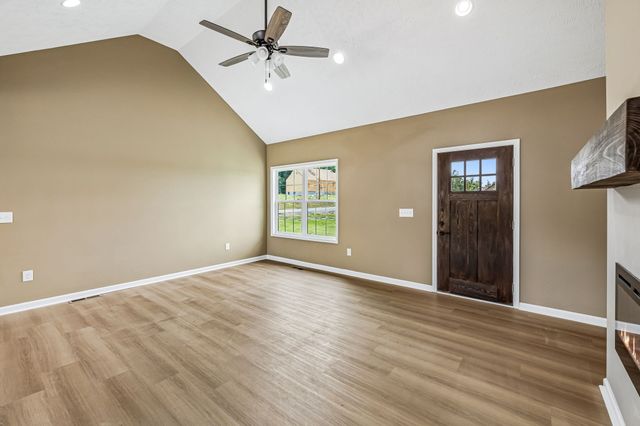 32 Iris Way, Lafayette, TN 37083