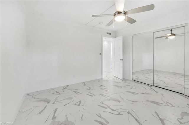 222 Harbour DR # 114, Naples, FL 34103