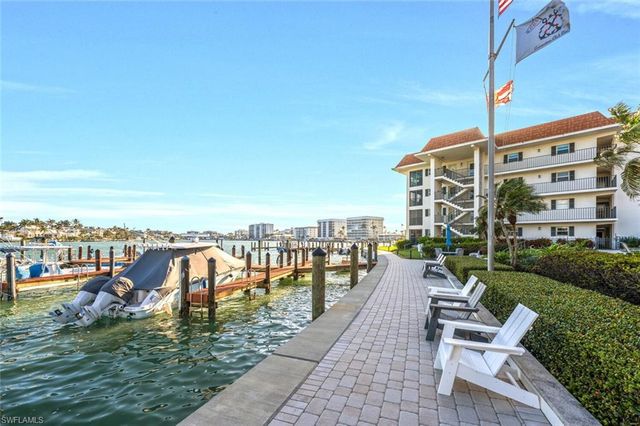 222 Harbour DR # 114, Naples, FL 34103