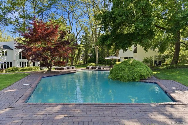 93 Hoaglands Lane, Old Brookville, NY 11545