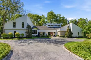 93 Hoaglands Lane, Old Brookville, NY 11545